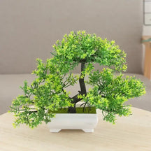 Bonsai artificial de seda usado para decorar salas de estar elegantes.