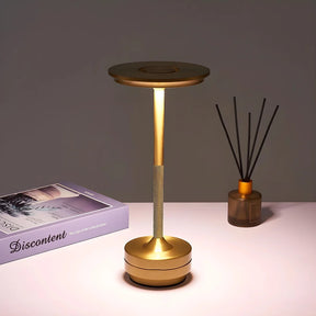 Candeeiro de mesa nórdico dourado, adição moderna e luminosa ao ambiente