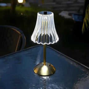 Luminária de cristal para mesa, um toque de elegância e charme para qualquer espaço.