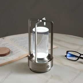 Luminária Cristalina de mesa, combinando estilo moderno e sofisticação em cristais