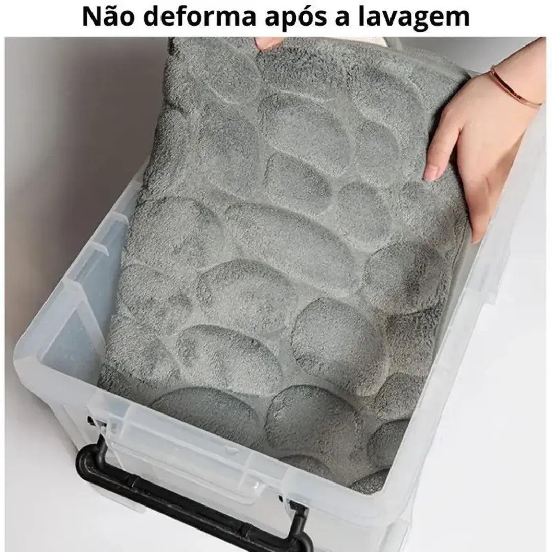 Tapete de banheiro absorvente e antiderrapante, disponível em várias cores.